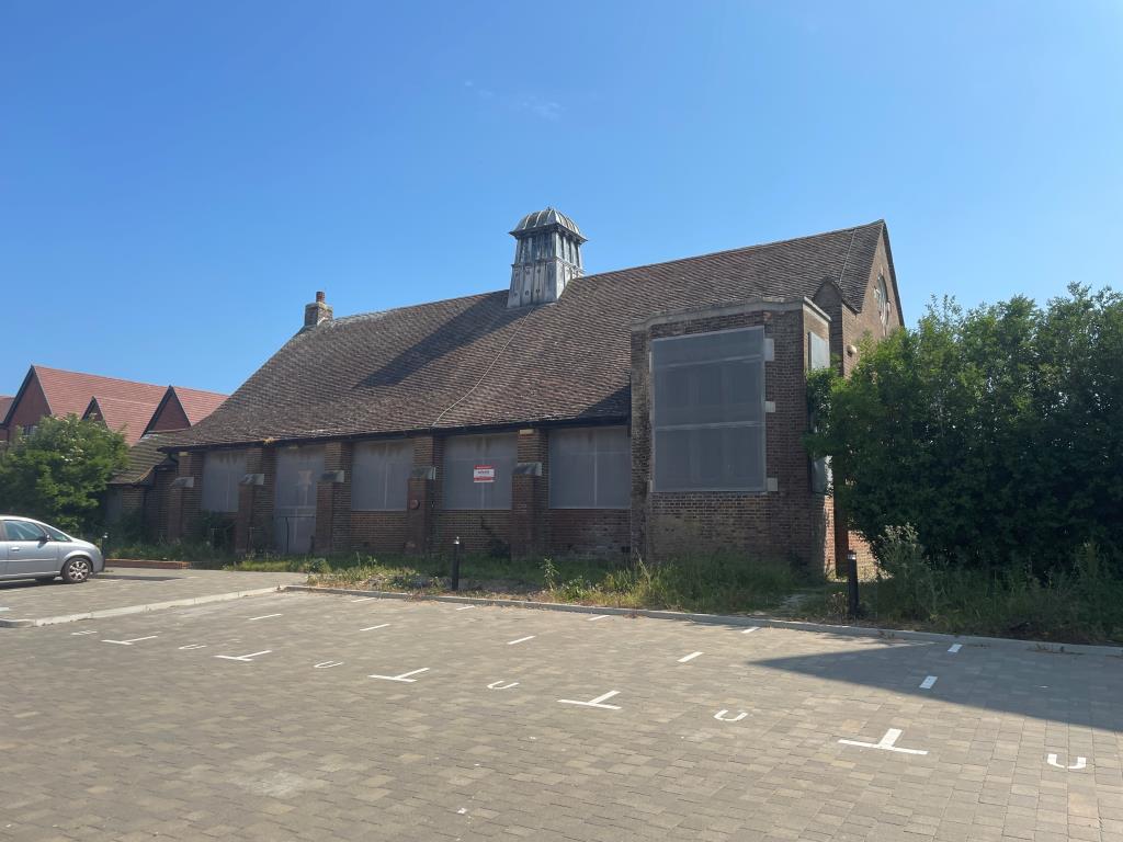Lot: 140 - PERIOD FORMER LIBRARY WITH POTENTIAL - Exterior taken 13 June 2023